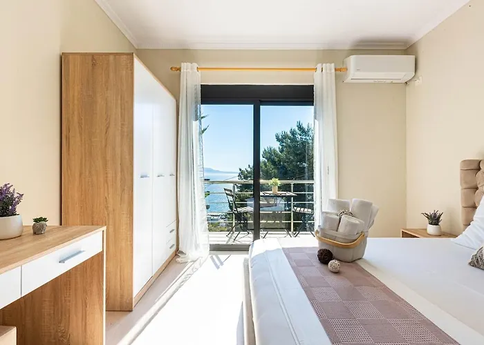 Charm 2, 1br Ap, Kitchen, Parking & * Саранда